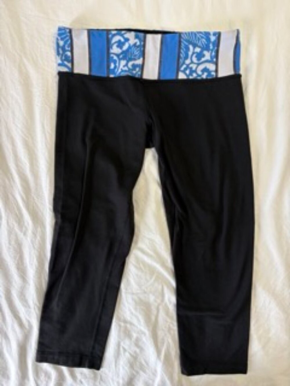 Lululemon Astro Crop Leggings, Blue & White Floral Pattern Band, Size 8